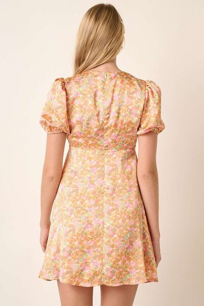 Robe courte à imprimé et col en V avec manches bouffantes Mittoshop