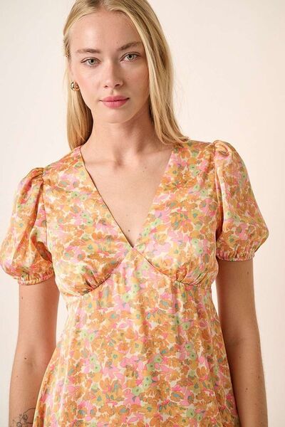 Robe courte à imprimé et col en V avec manches bouffantes Mittoshop